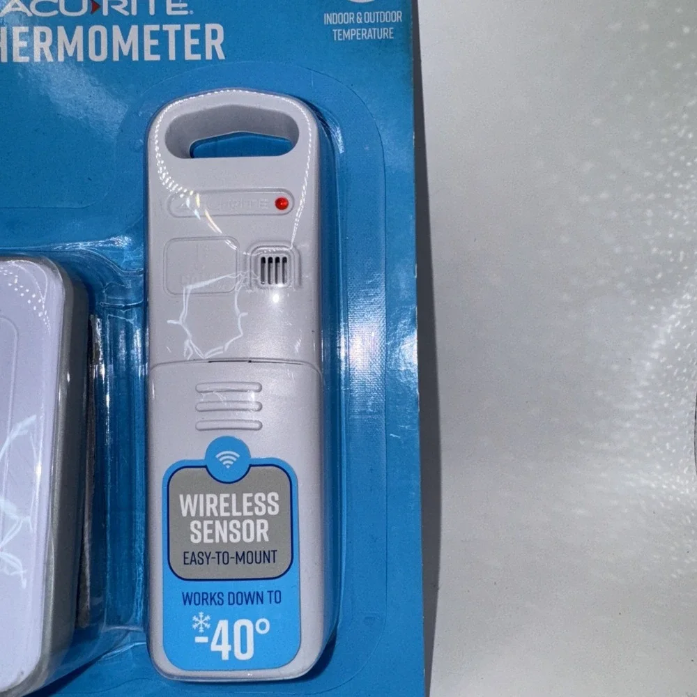 AcuRite Wireless Indoor Outdoor Digital Temperature Thermometer Clock & Memory